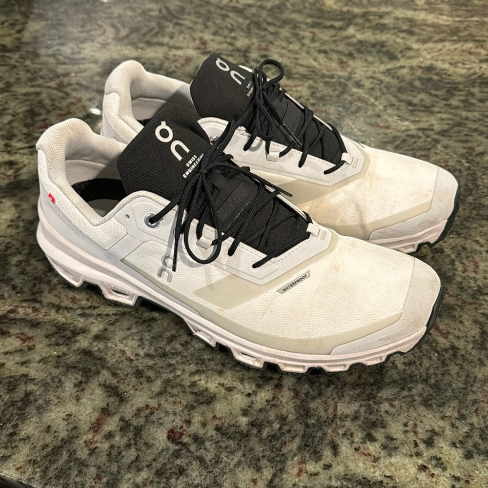 On Running Cloudventure Waterproof Sneakers - Size 11 - Excellent Condition!